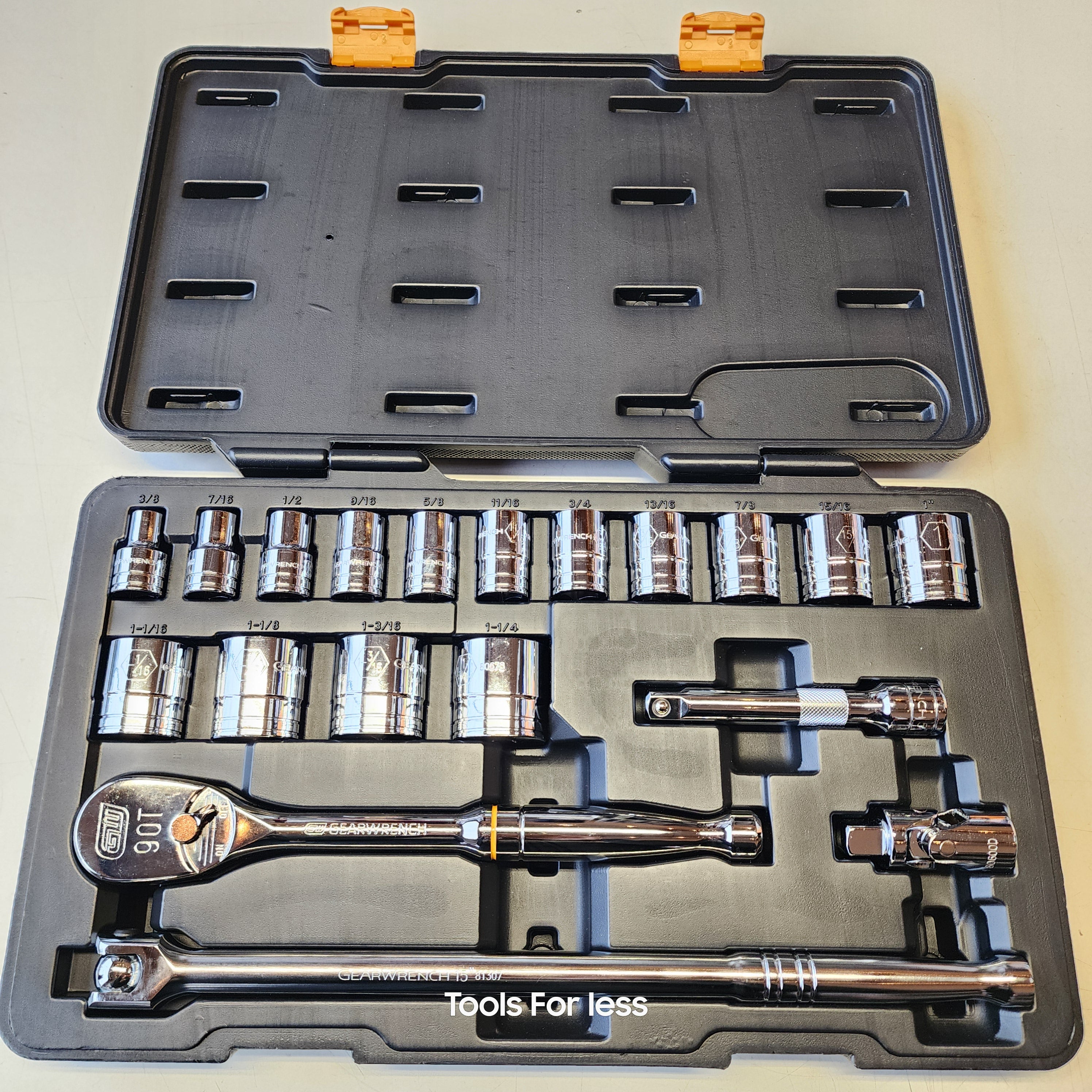 1/2 in Drive 6-Point Standard SAE Ratchet and Socket 1/2 in Drive 6-Point Standard SAE Ratchet and Socket